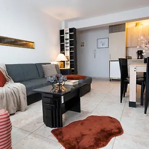 https://eclectic-lyxyry-2-free-parking.hotels-of-thessaloniki.com